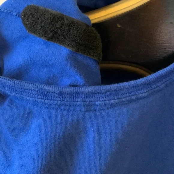 Vintage Logo T-Shirt in blue, approximately size medium-“Chanel Boutique” - Picture 7 of 7